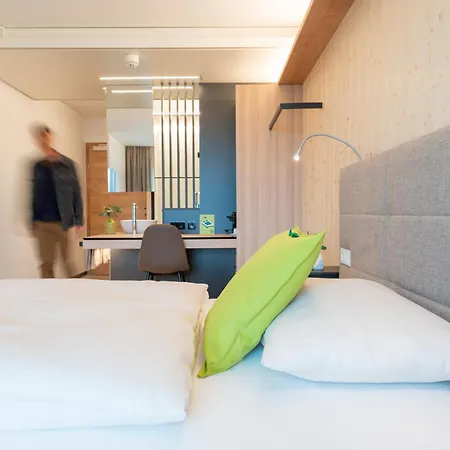 Eee Hotel