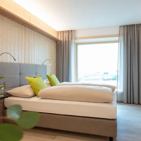 Eee Hotel